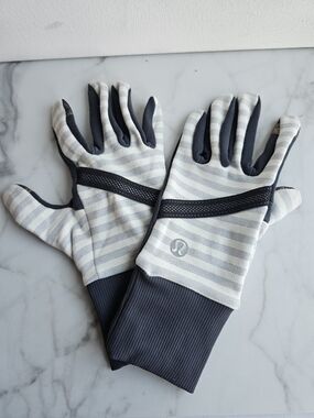 lululemon athletica Brisk Run Gloves